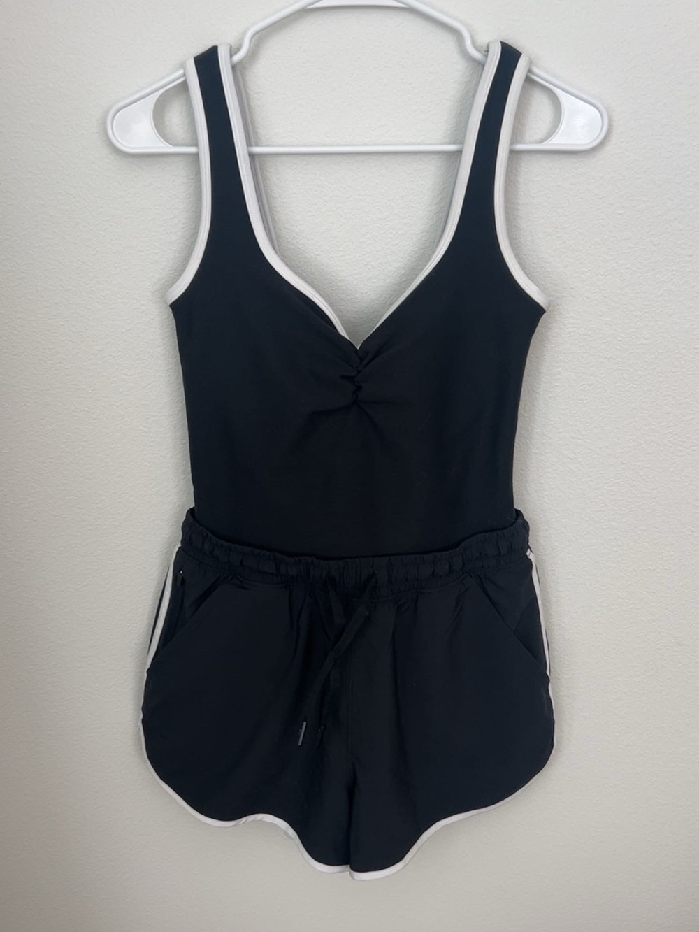 Abercrombie & Fitch YPB motionTEK Hybrid Onesie. Women’s Size Small